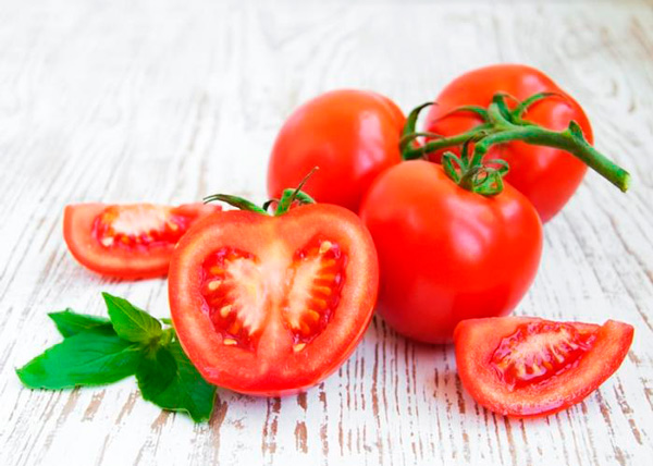 Tomates antioxidantes buenos para la piel